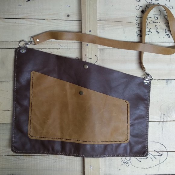Custom Hand Made Leather Slanted Crossbody Pouch - Picture 1 of 2